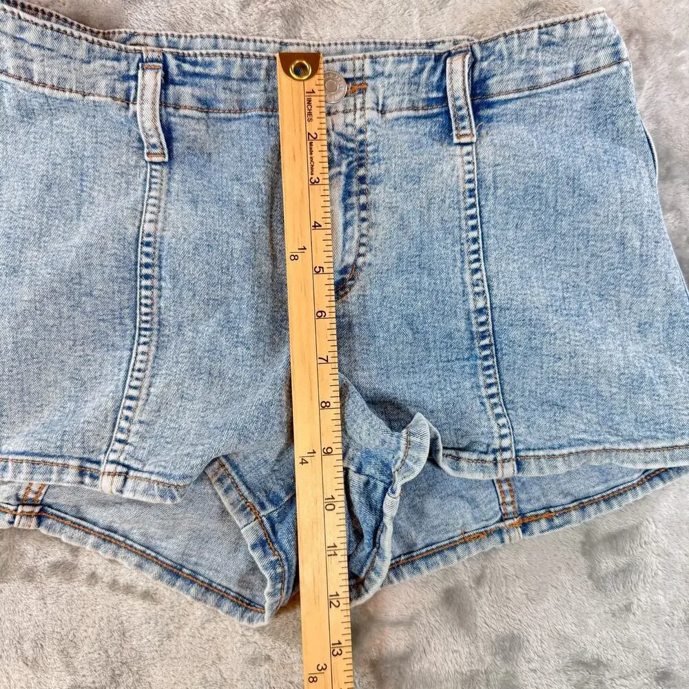 WILD FABLE Women Size 8 Super High Rise Jean Shorts Denim Light Wash Seamed